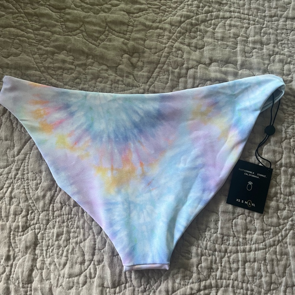 Skatie Cheryl bottom in Tavarua color